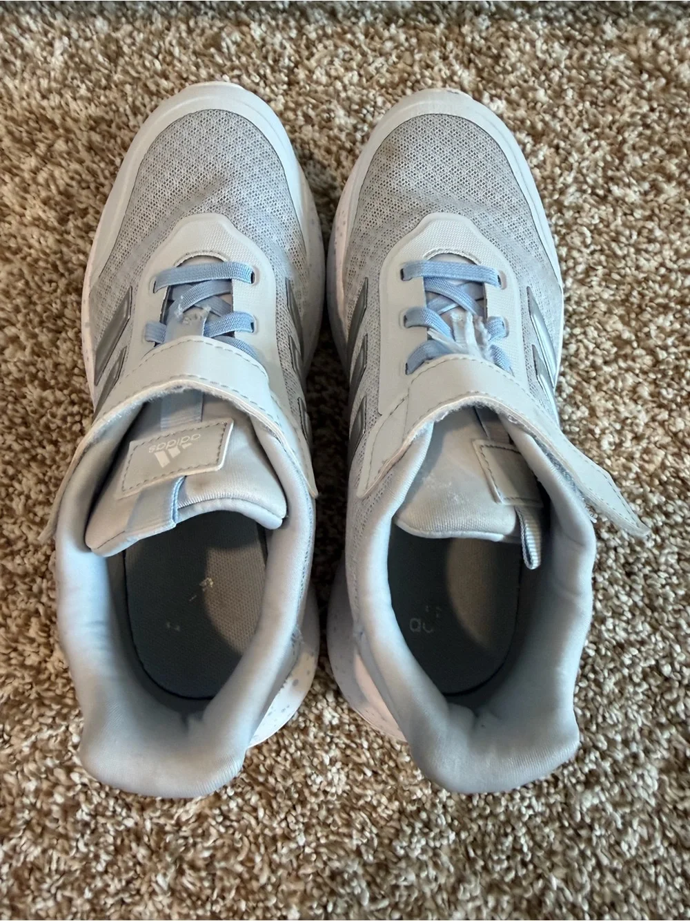 Kids / Girls Lightweight Athletic Sneakers in Light Gray and Blue - Size 3